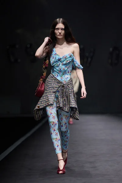 Look 17